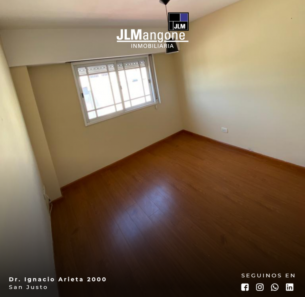 Triplex 4 ambientes con cochera y patio