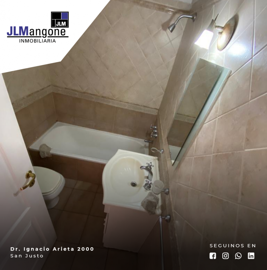 Triplex 4 ambientes con cochera y patio