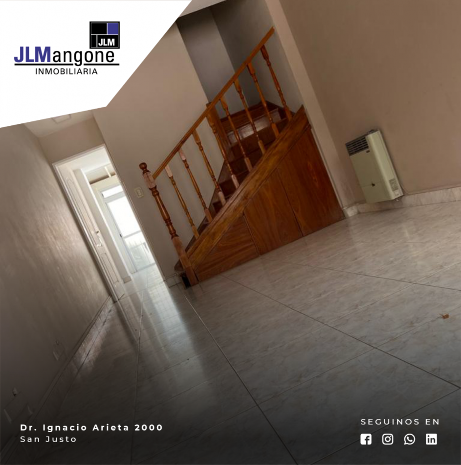 Triplex 4 ambientes con cochera y patio