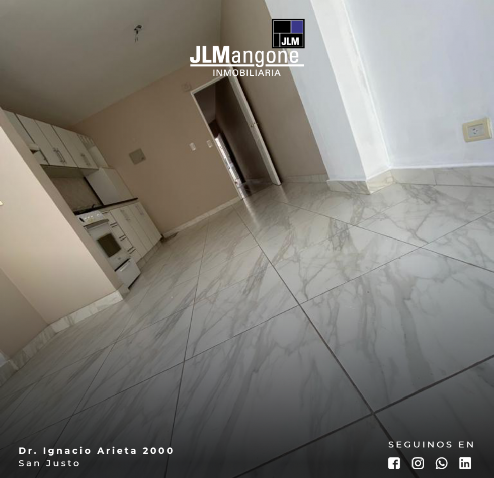 Triplex 4 ambientes con cochera y patio