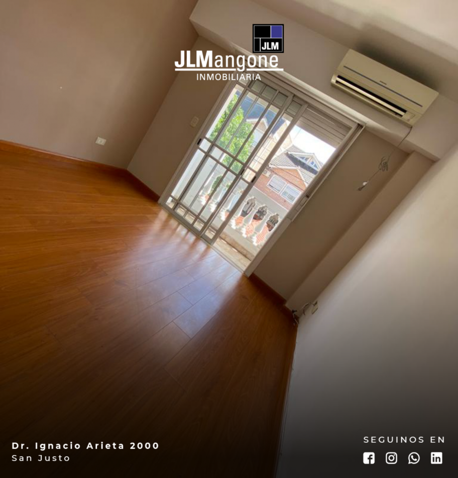 Triplex 4 ambientes con cochera y patio