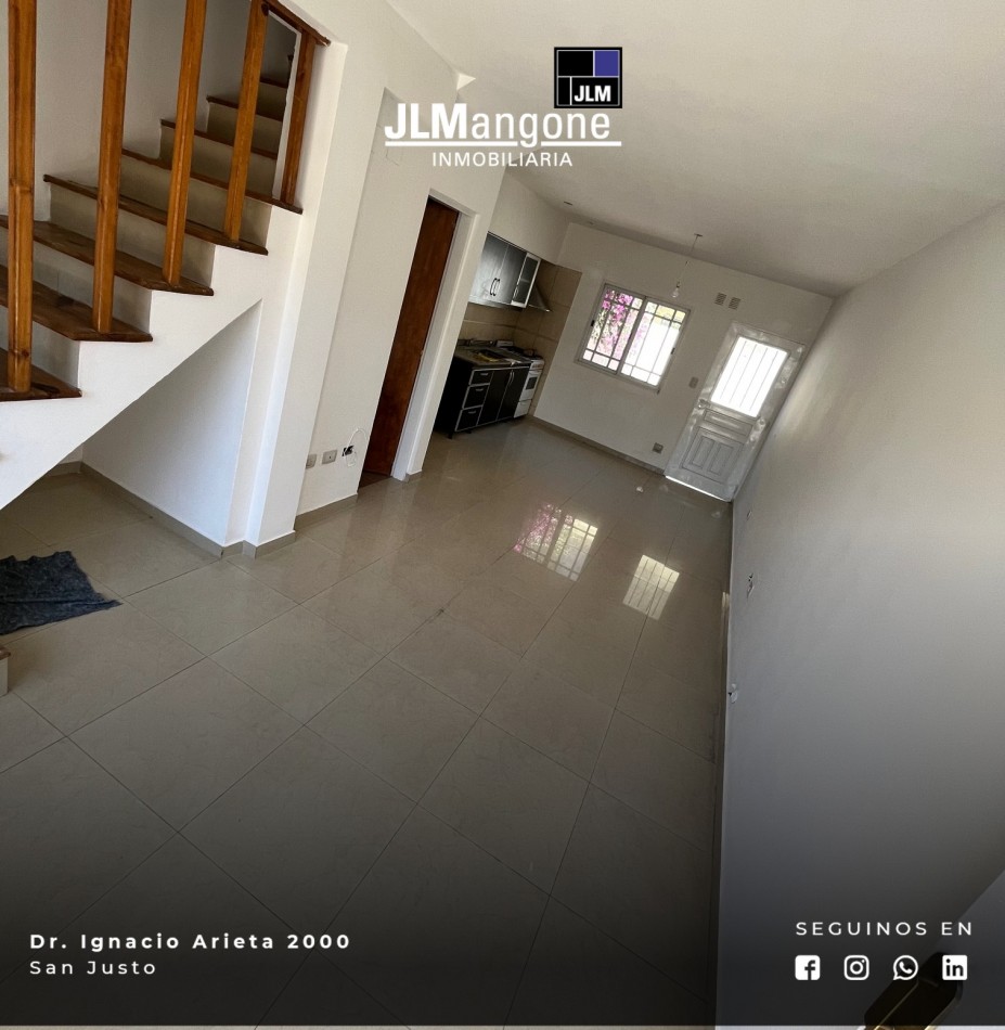 Duplex 3 1/2 ambientes con cochera y patio