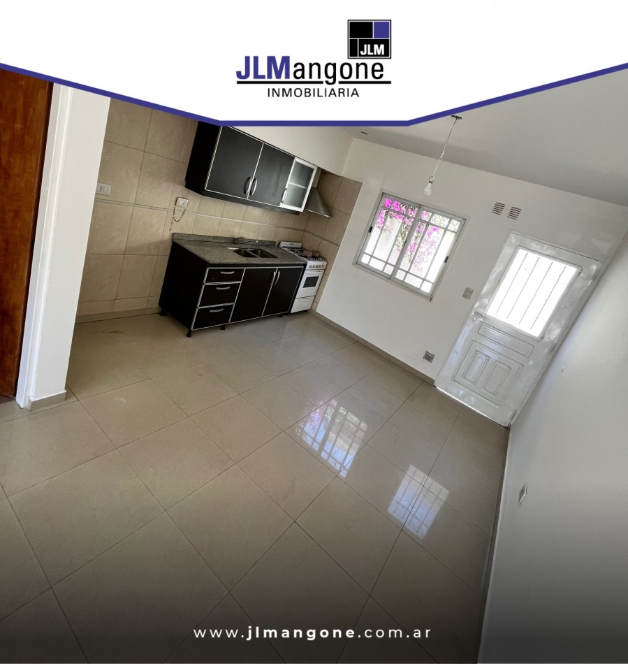 Duplex 3 1/2 ambientes con cochera y patio