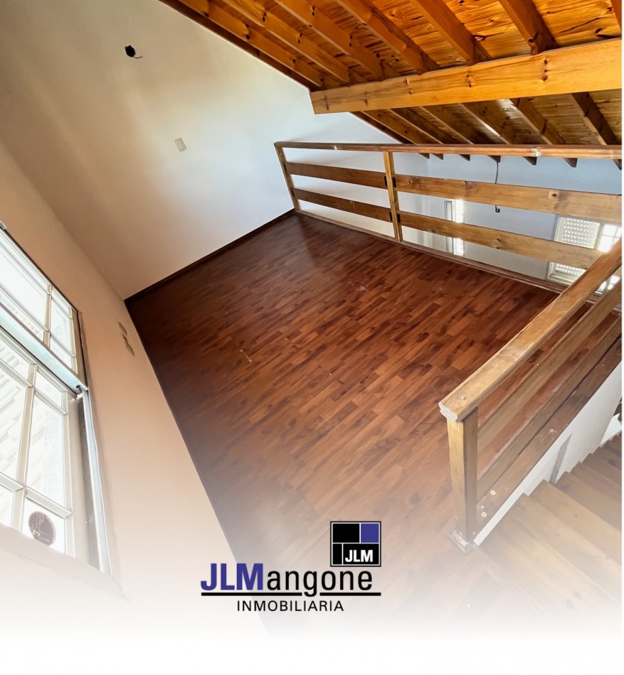 Duplex 3 1/2 ambientes con cochera y patio