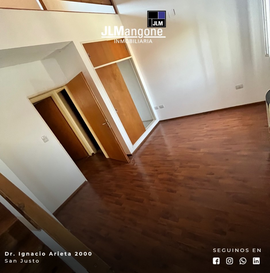 Duplex 3 1/2 ambientes con cochera y patio