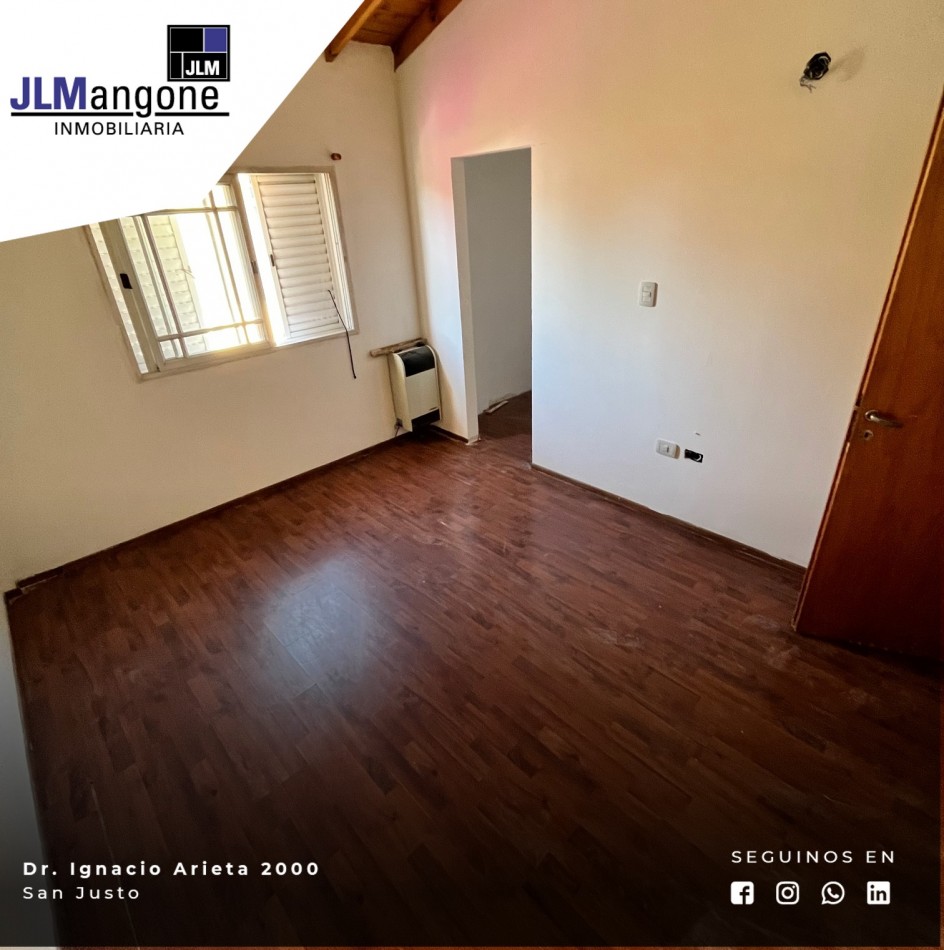 Duplex 3 1/2 ambientes con cochera y patio