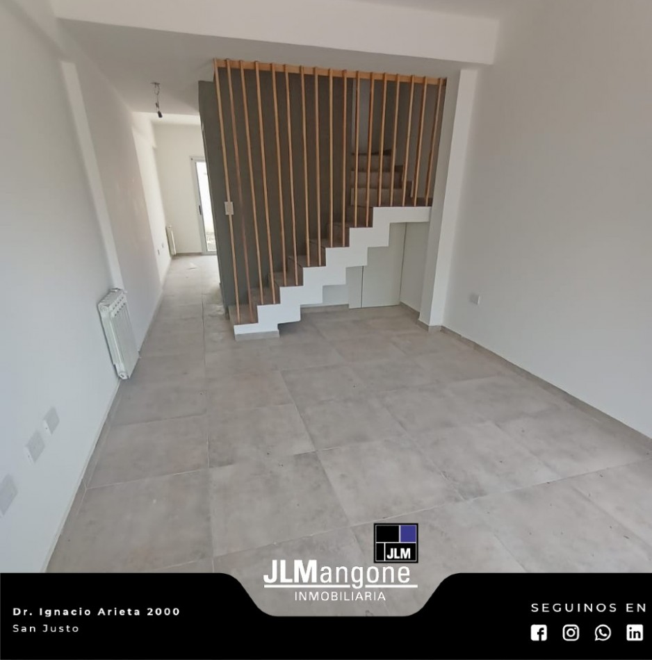 Triplex 4 ambientes a estrenar con cochera y patio