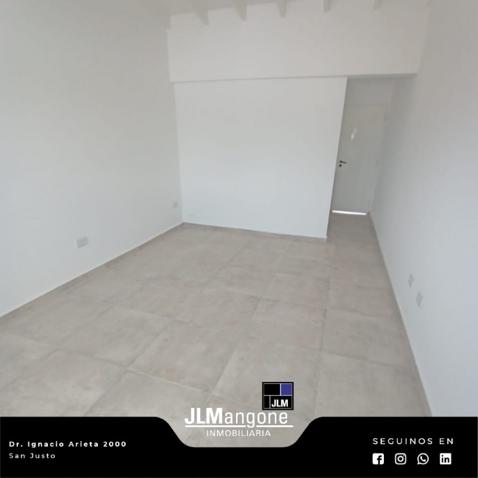 Triplex 4 ambientes a estrenar con cochera y patio