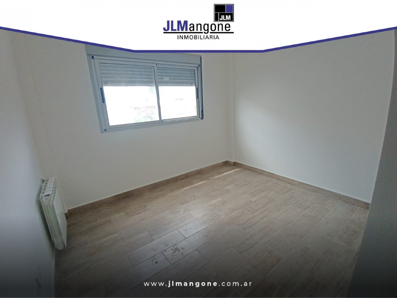 Triplex 4 ambientes a estrenar con cochera y patio