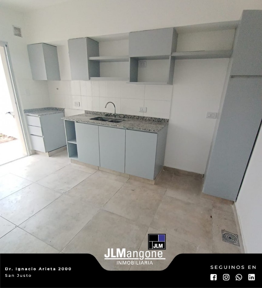 Triplex 4 ambientes a estrenar con cochera y patio