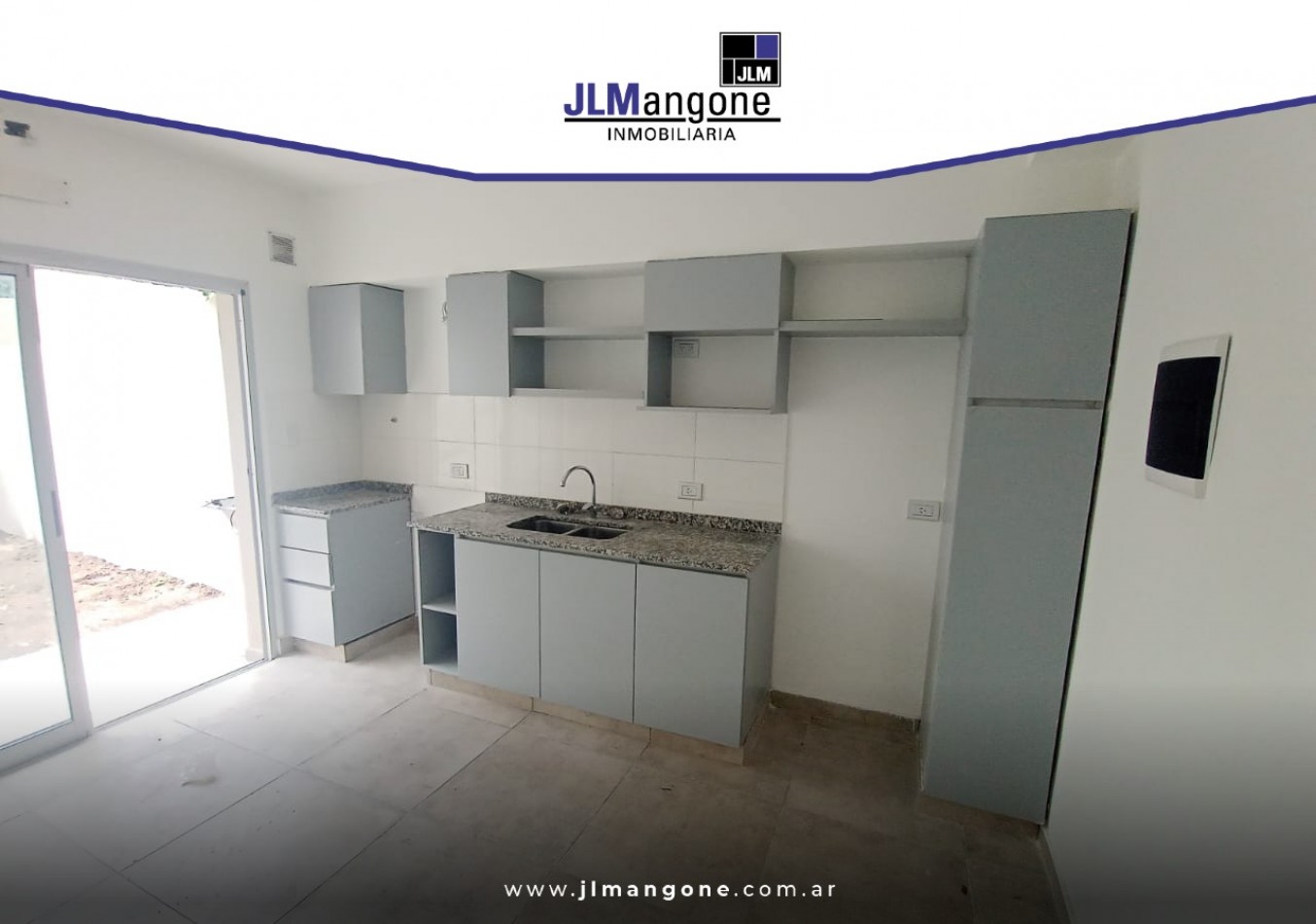 Triplex 4 ambientes a estrenar con cochera y patio