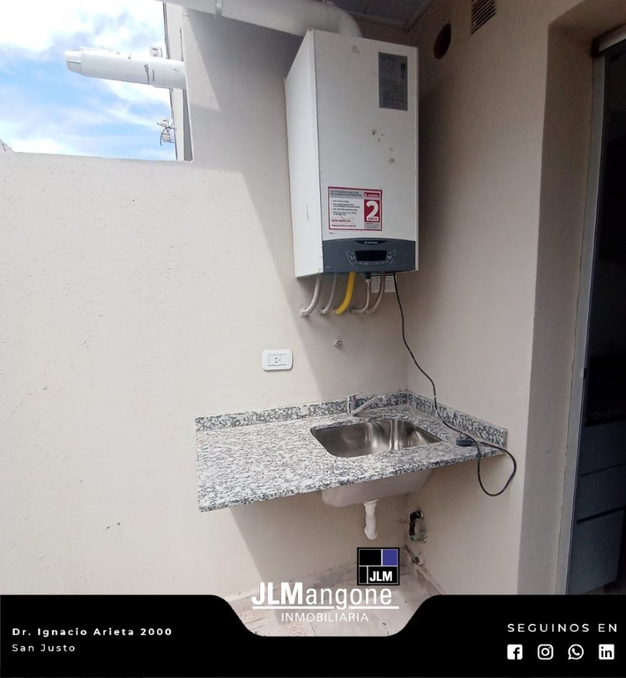 Triplex 4 ambientes a estrenar con cochera y patio