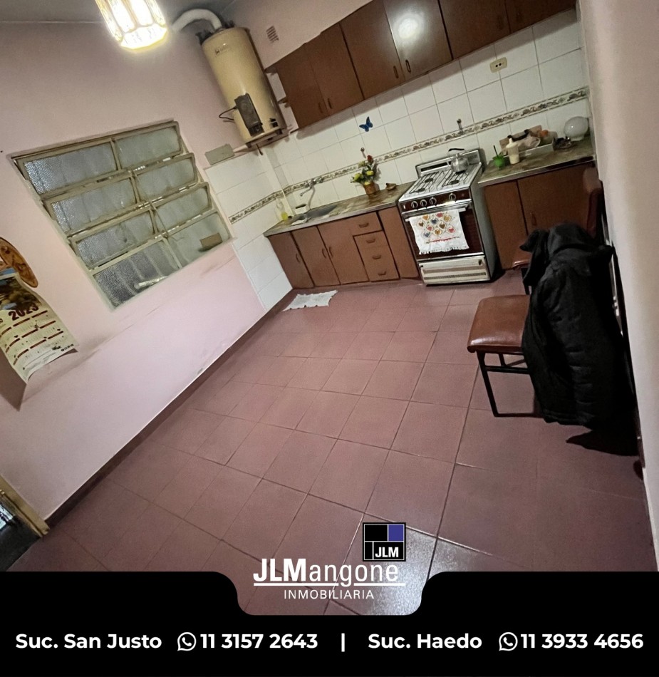 Casa 3 ambientes con parque