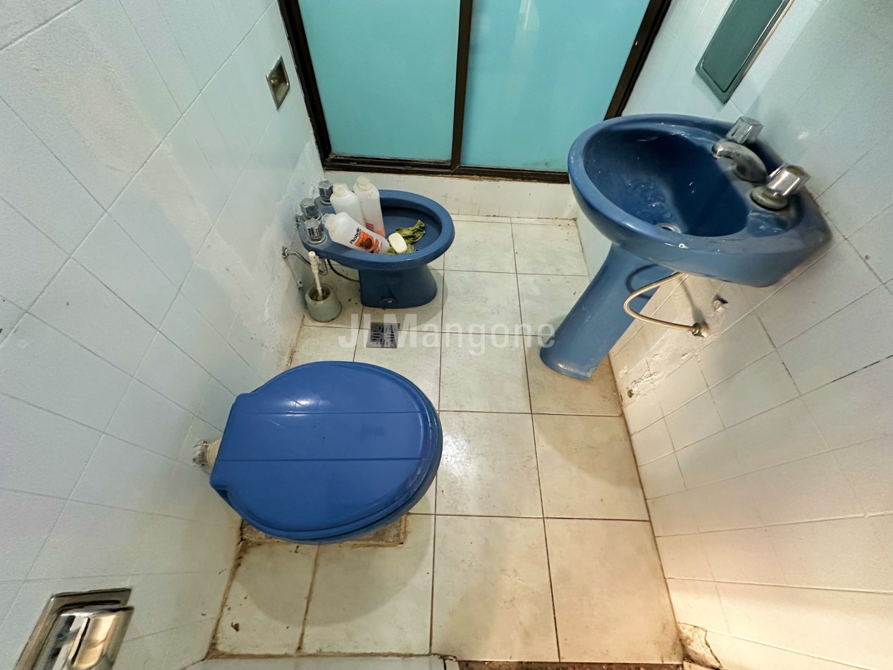 Casa 3 ambientes con parque y cochera