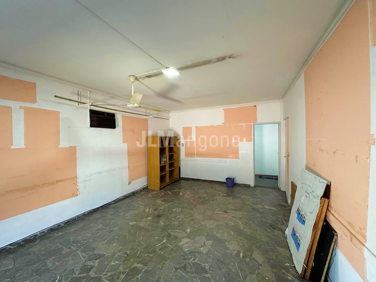 Local 40 m2 Sobre Av. de Mayo