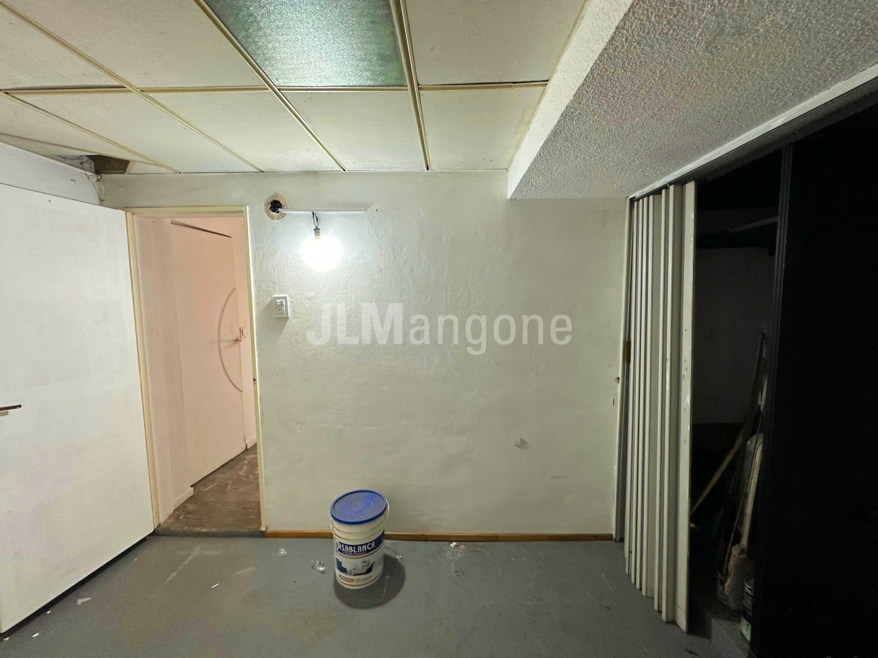 Local 40 m2 Sobre Av. de Mayo