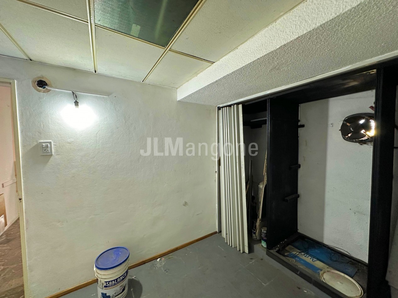 Local 40 m2 Sobre Av. de Mayo