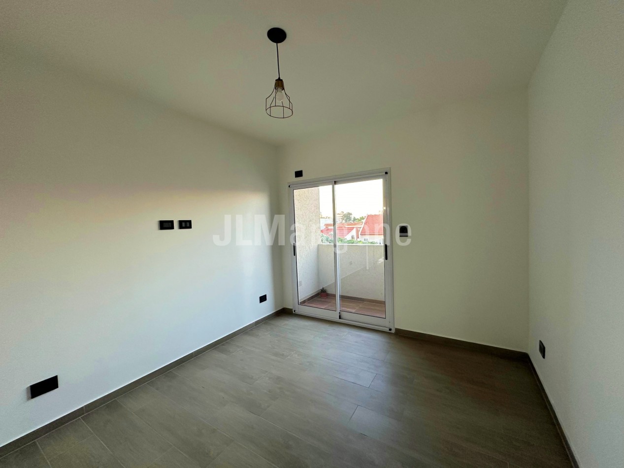 Departamento 2 1/2 amb con balcon a estrenar
