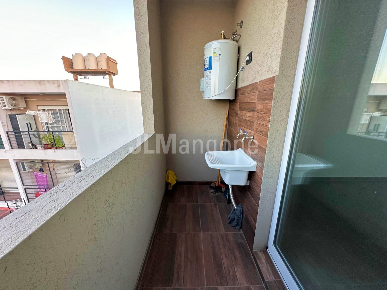 Departamento 2 1/2 amb con balcon a estrenar