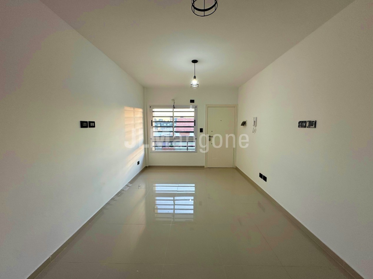 Departamento 2 1/2 amb con balcon a estrenar