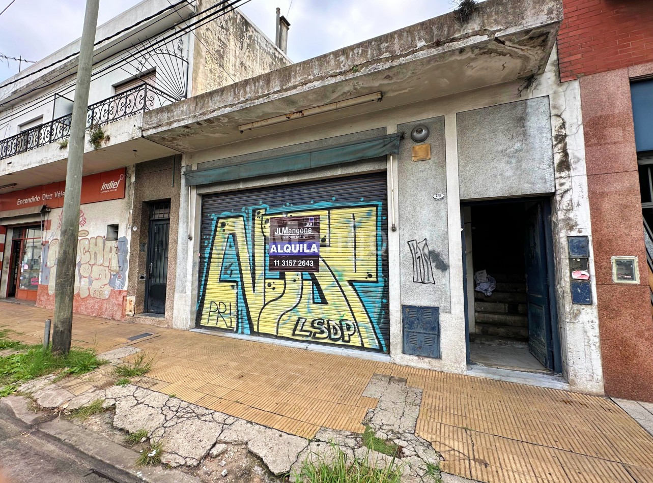 Local 65 m2 sobre Av. Diaz Velez
