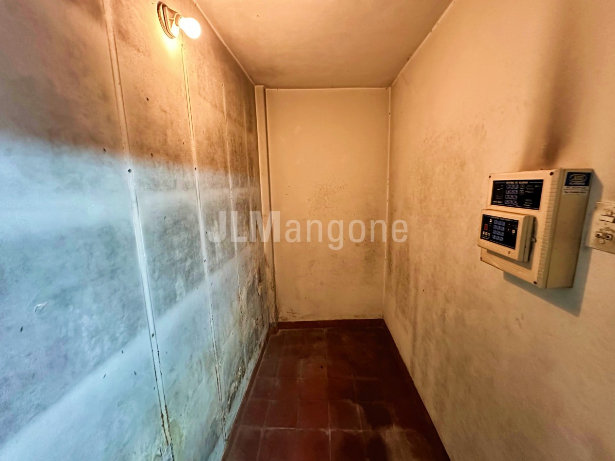 Local 65 m2 sobre Av. Diaz Velez