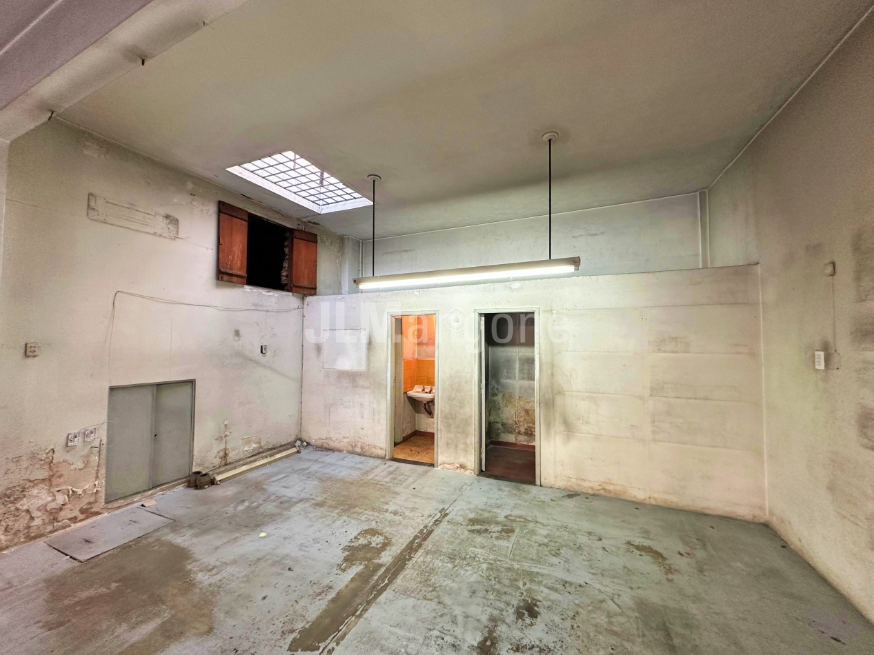 Local 65 m2 sobre Av. Diaz Velez