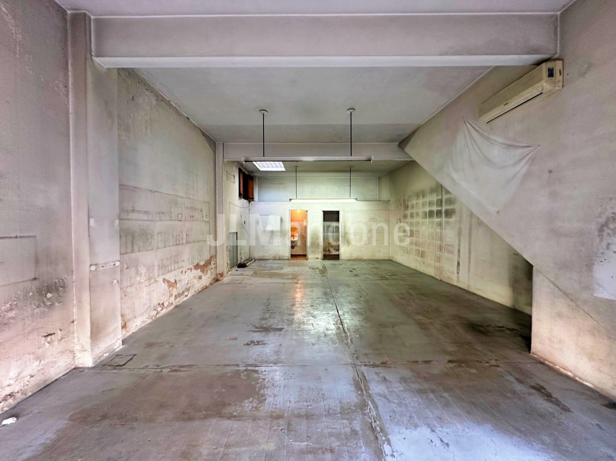 Local 65 m2 sobre Av. Diaz Velez