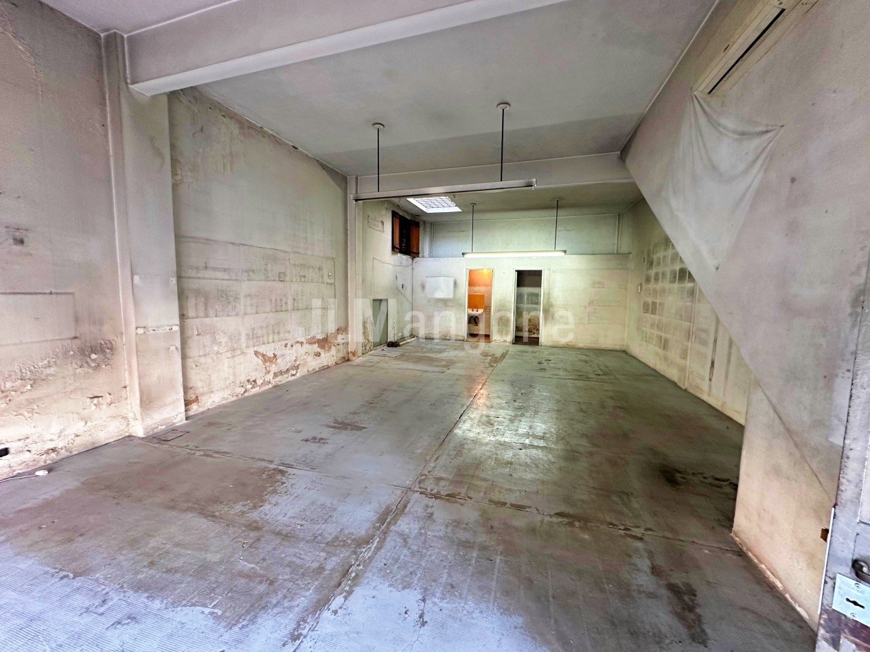 Local 65 m2 sobre Av. Diaz Velez