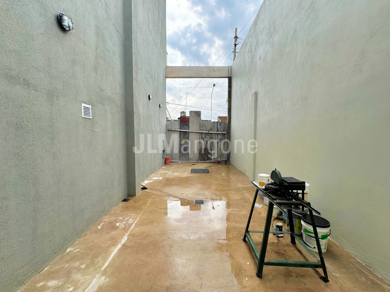 Local 50 m2 con cochera doble a estrenar