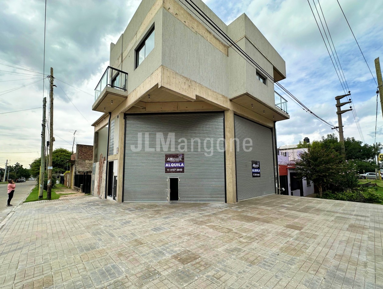 Local 50 m2 con cochera doble a estrenar