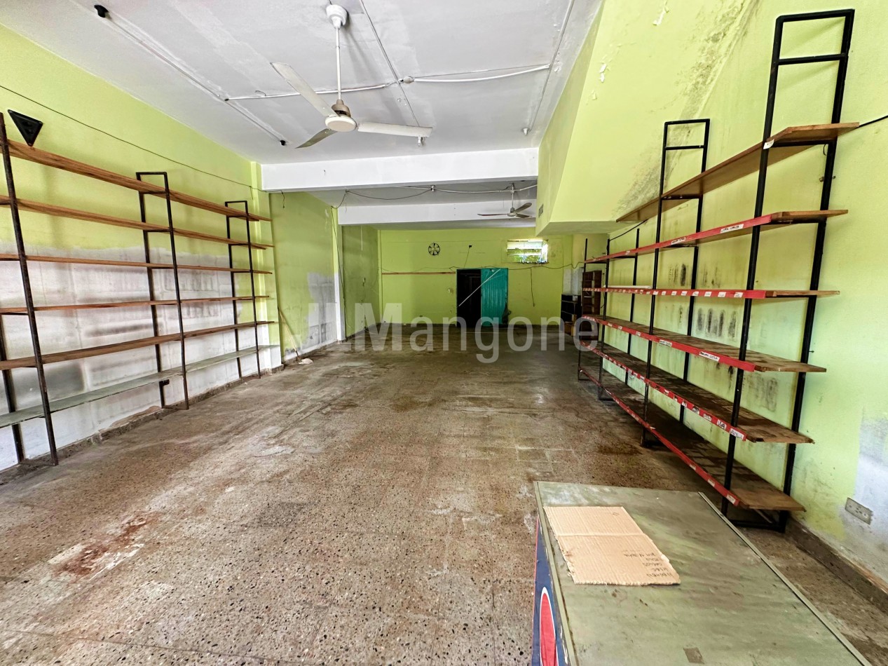 Local 100 m2 + Deposito