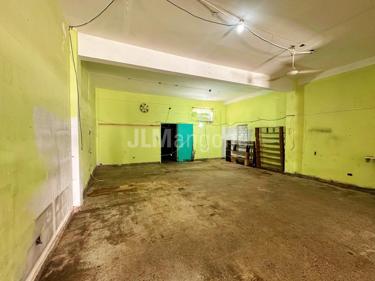 Local 100 m2 + Deposito