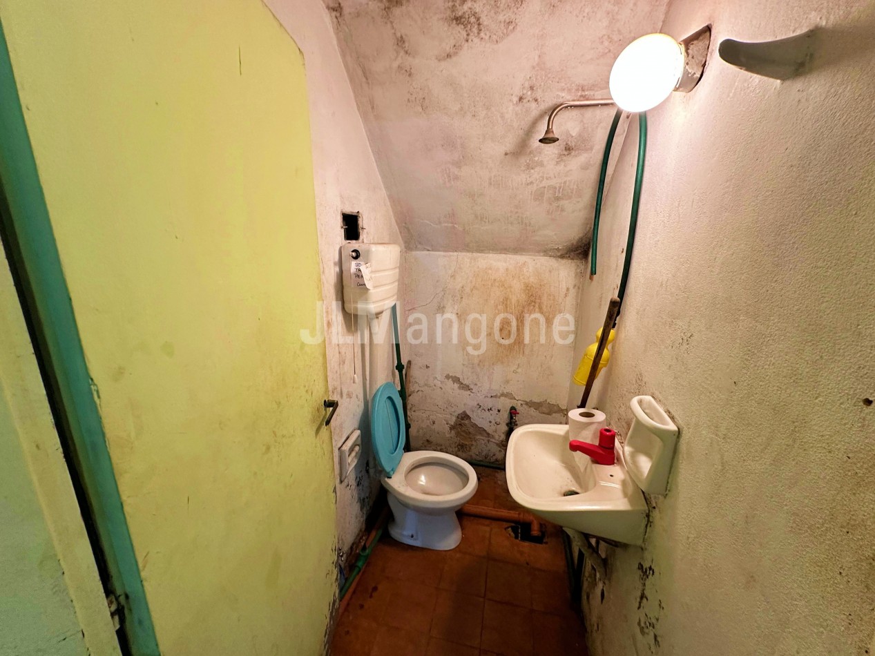 Local 100 m2 + Deposito