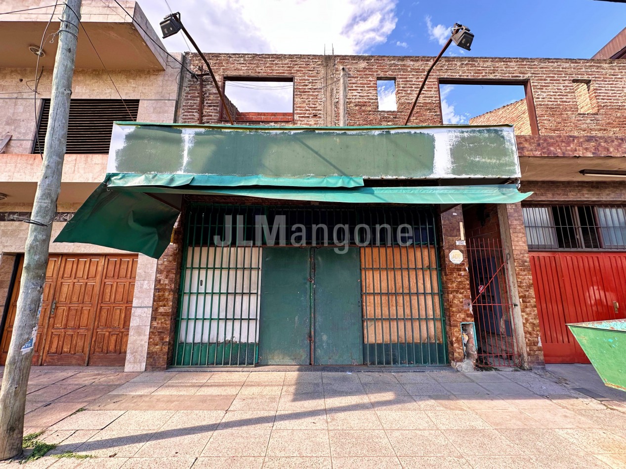 Local 100 m2 + Deposito