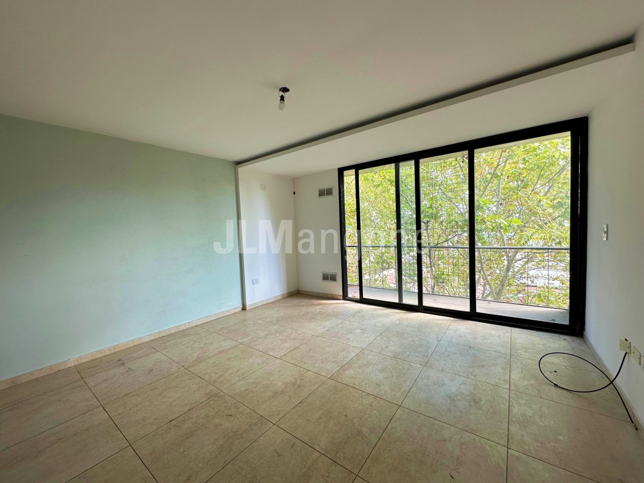 Departamento 2 ambientes con balcon
