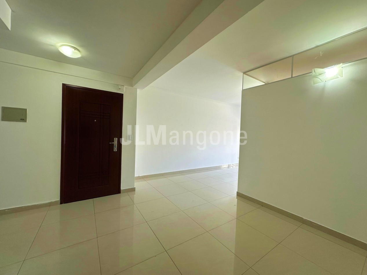 Departamento 2 ambientes con cochera y balcon