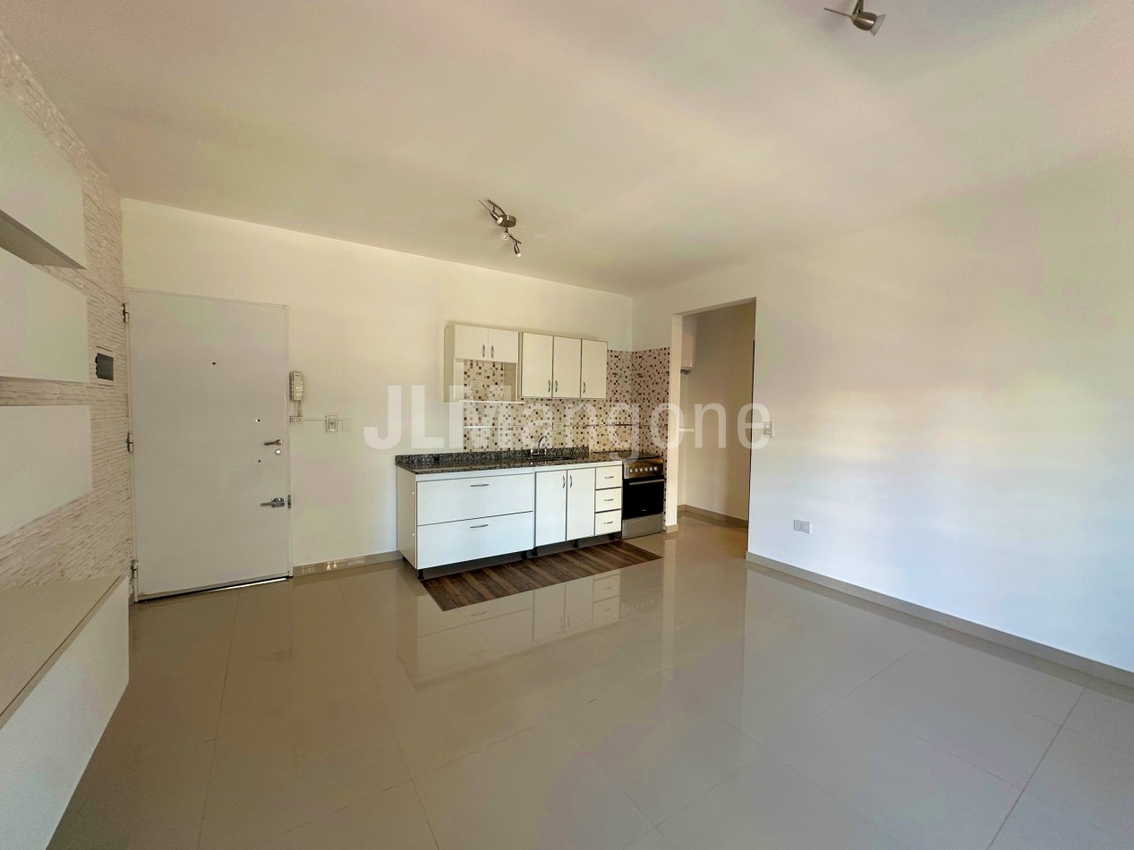 Departamento 2 ambientes con cochera y balcon