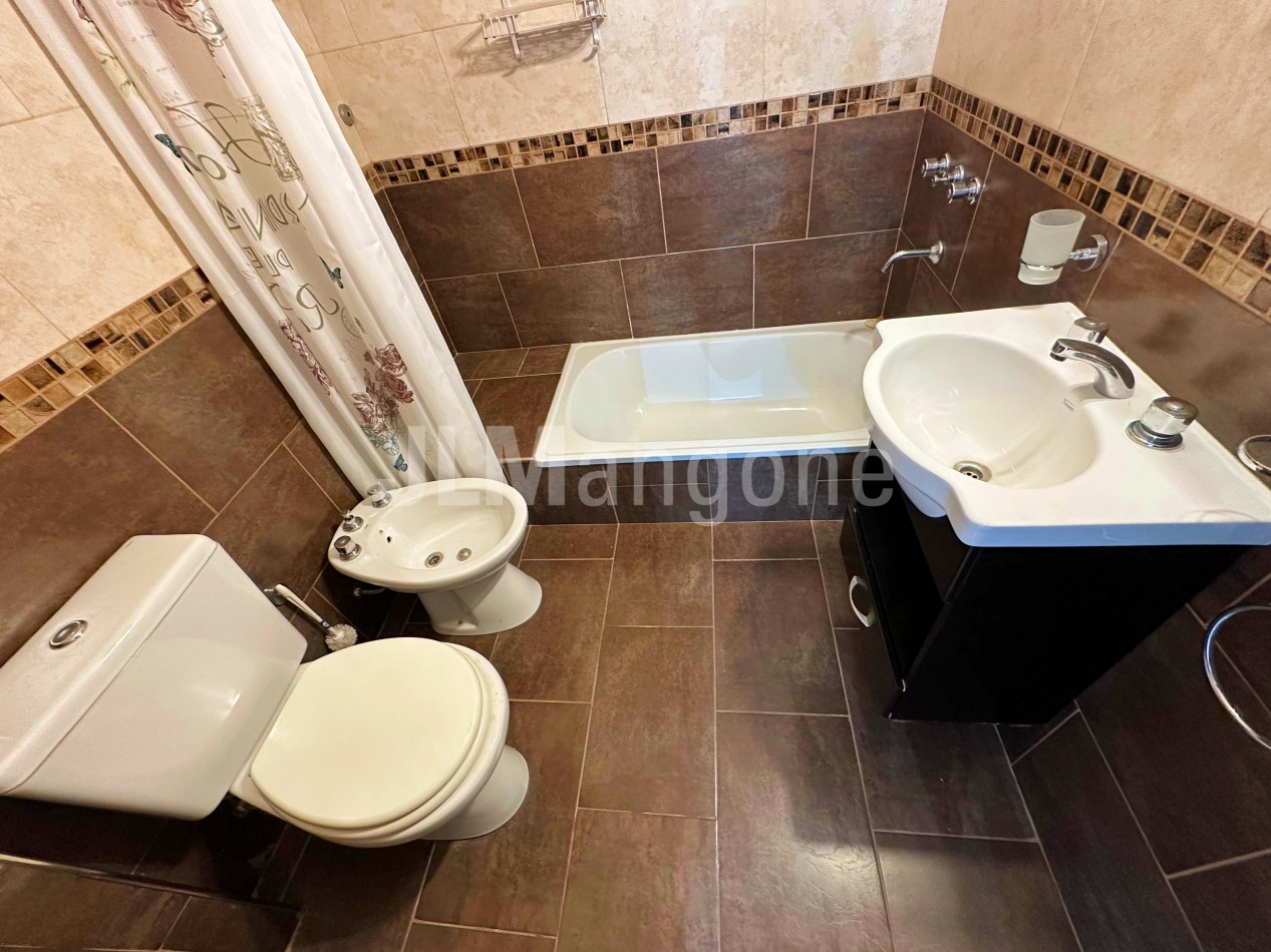 Departamento 2 ambientes con cochera y balcon