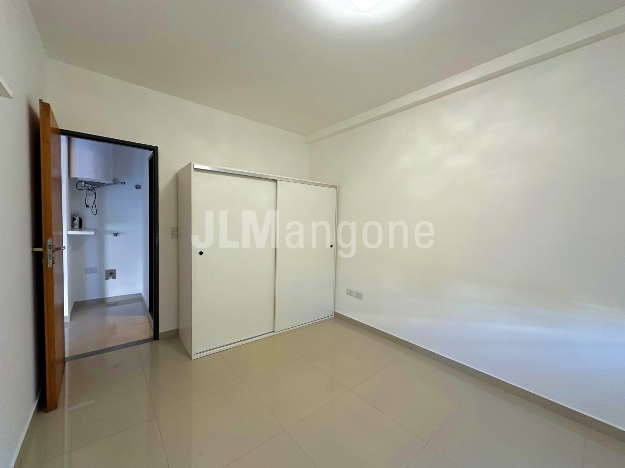 Departamento 2 ambientes con cochera y balcon