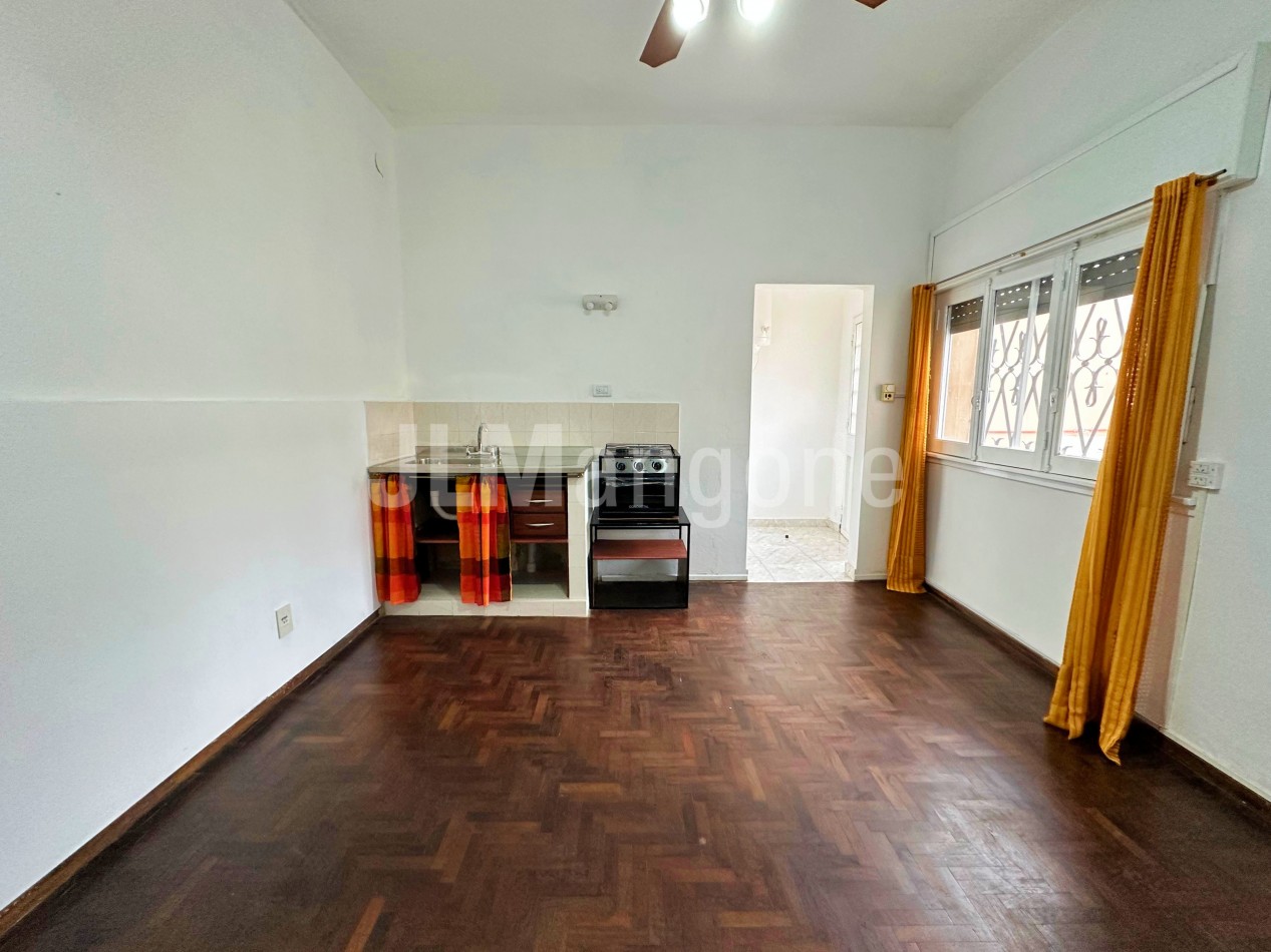Departamento 1 ambiente con patio