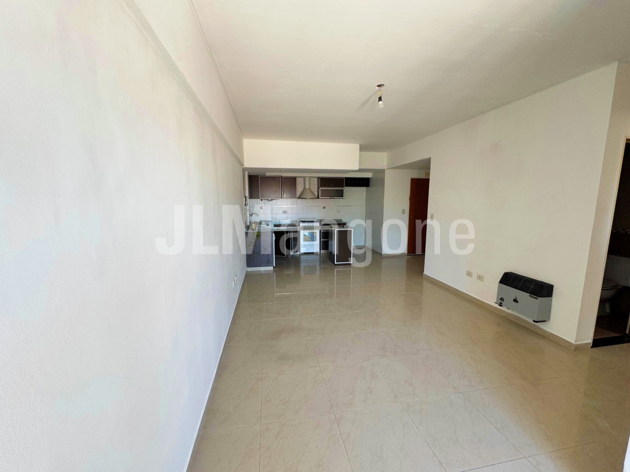 Departamento 2 ambientes con cochera y balcon