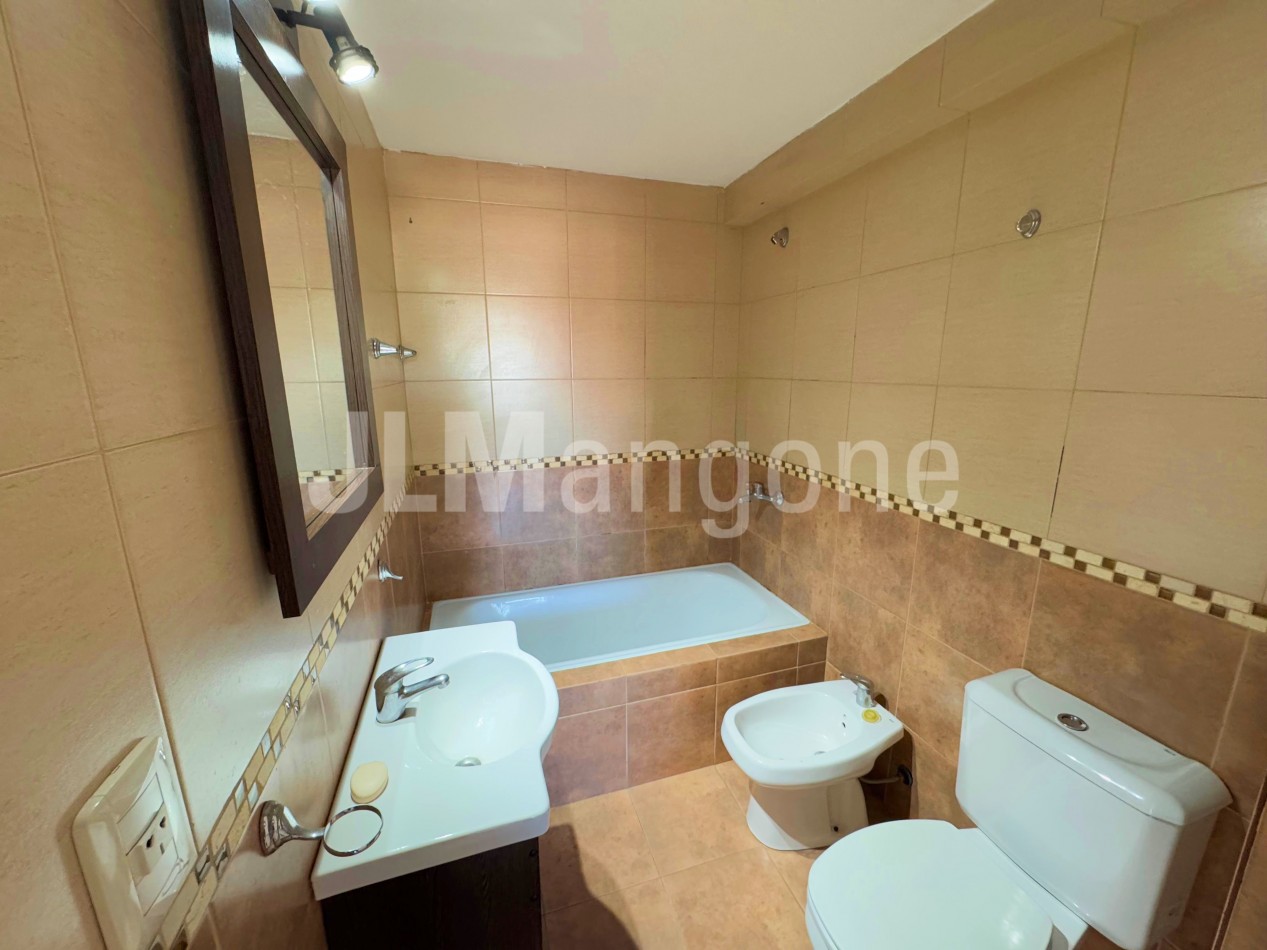 Departamento 2 ambientes con cochera y balcon