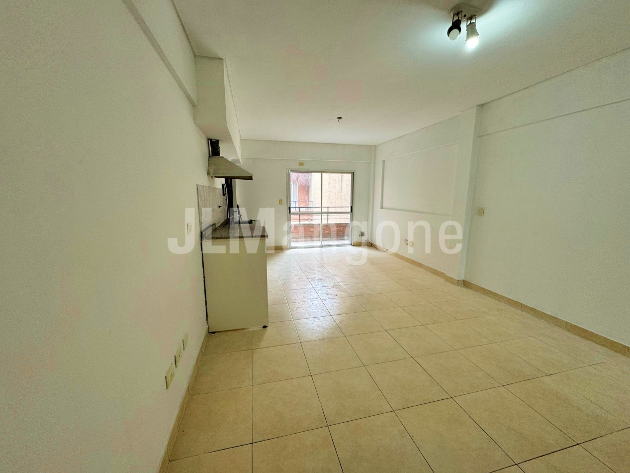 Depto 1 ambiente con cochera y balcon