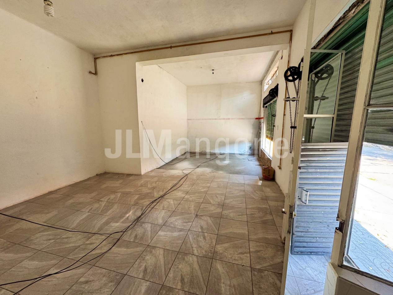 Local 40 m2 con doble frente