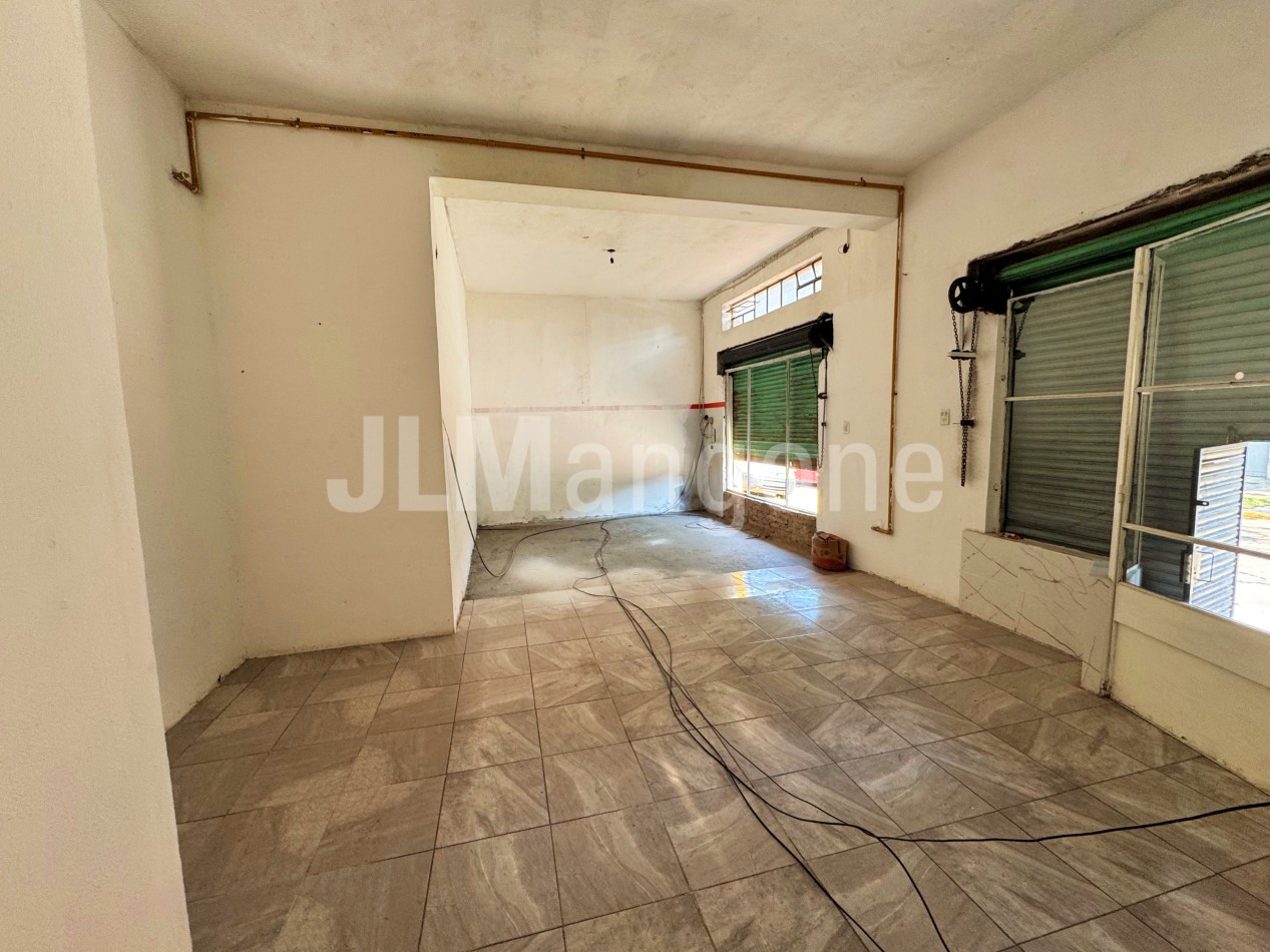 Local 40 m2 con doble frente