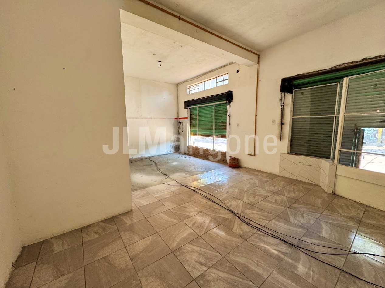 Local 40 m2 con doble frente