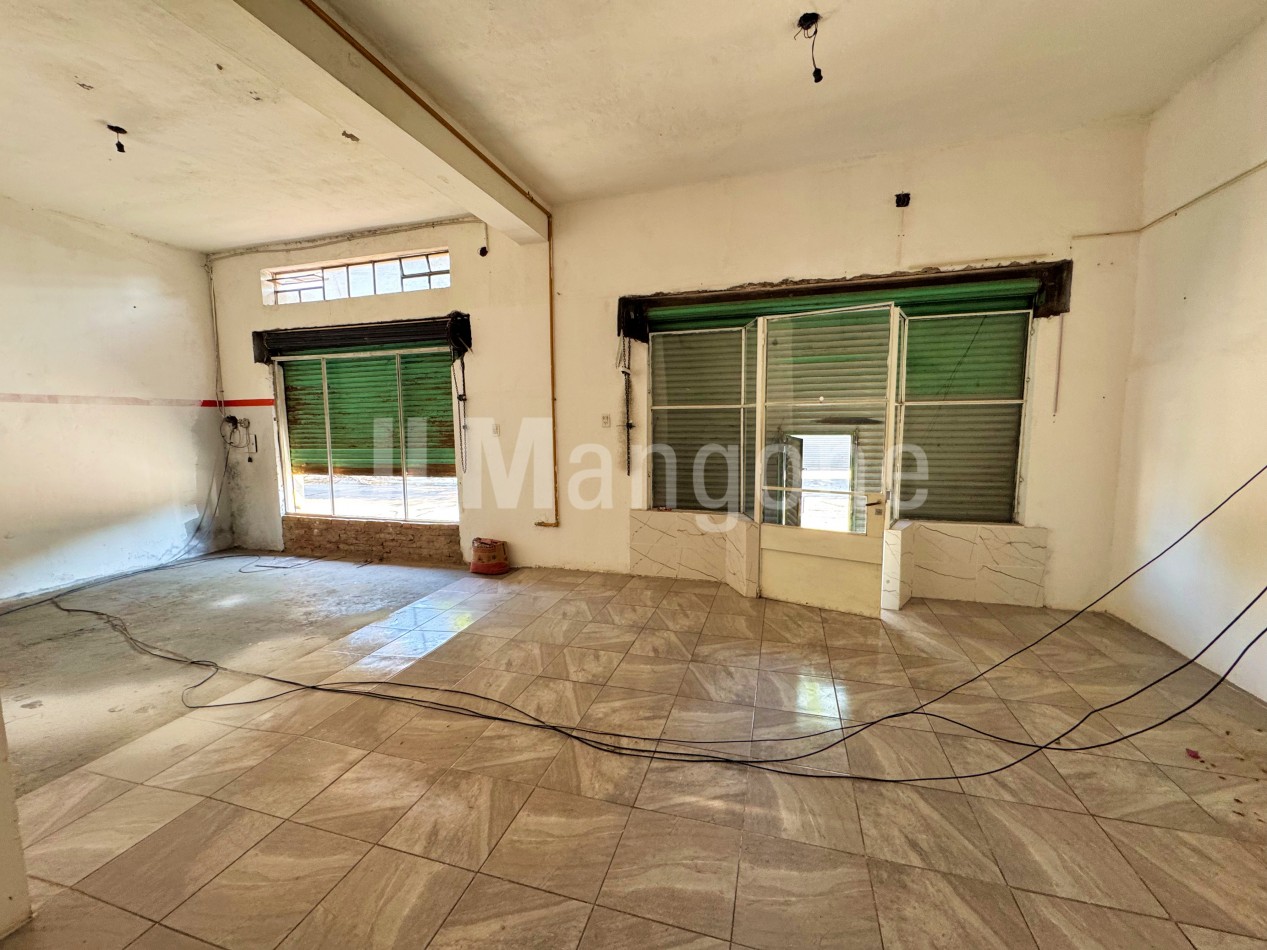 Local 40 m2 con doble frente