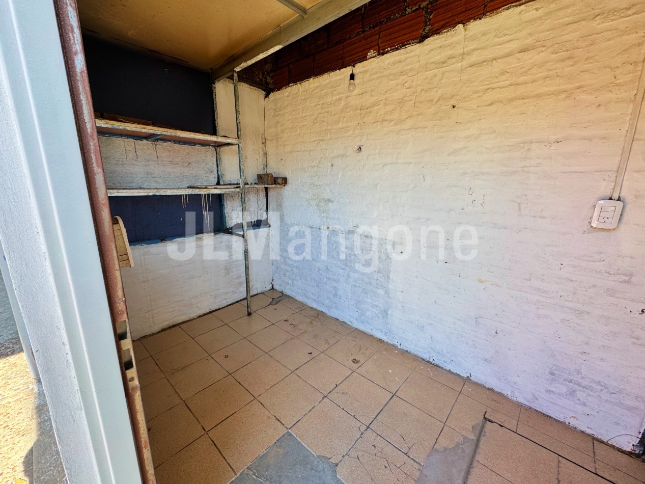 Local 300 m2 con doble entrada