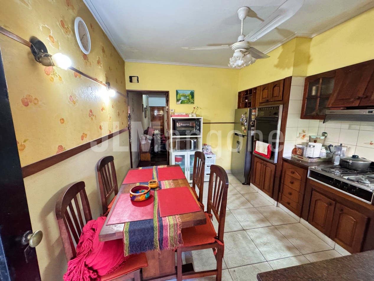 Duplex 4 amb con cochera y patio